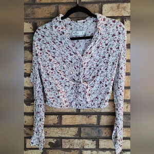 Hollister long sleeve knot crop top